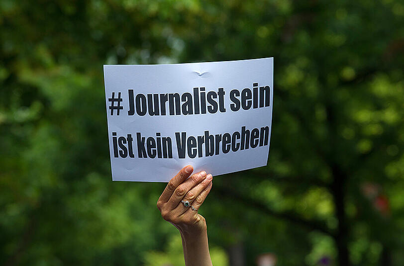 Der Deutsche Journalisten-Verband spricht sich gegen eine Auslieferung des Al-Dschasira-Journalisten Ahmed Mansur aus.