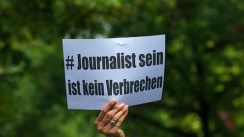 Der Deutsche Journalisten-Verband spricht sich gegen eine Auslieferung des Al-Dschasira-Journalisten Ahmed Mansur aus.