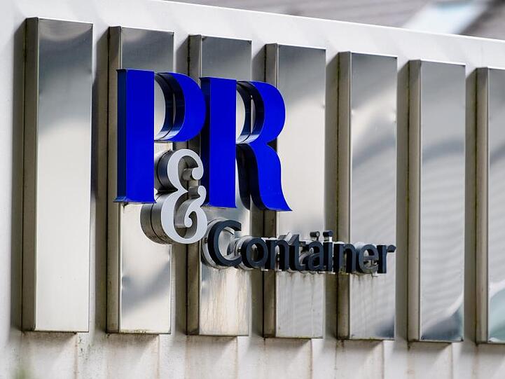 Das Logo von P & R Container. Foto: Matthias Balk/Archiv