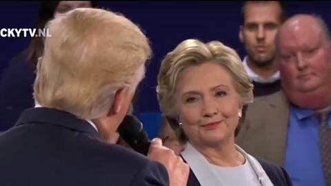 Dank einer Video-Montage so harmonisch wie nie: Clinton und Trump beim gemeinsamen Duett.