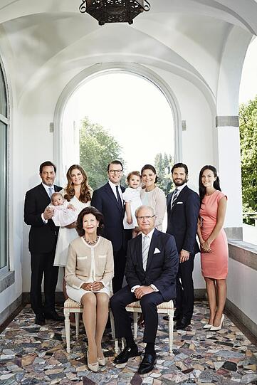 Fünf Enkelkinder hat der König bereits - das jüngste, der Sohn von Prinz Carl Philip und Prinzessin Sofia, ist gerade einmal ein paar Tage alt. Die Töchter Victoria und Madeleine haben jeweils schon zwei Kinder.
