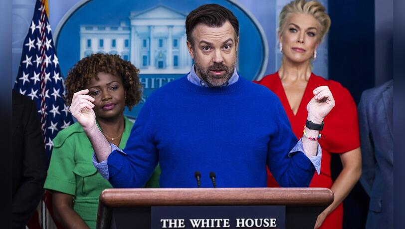 Jason Sudeikis spielt in der vierten "Ted Lasso"-Staffel mit und auch Hannah Waddingham (r.) wird wohl zu sehen sein.