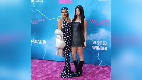 Nicole Richie und ihre Tochter Kate Madden bei der "Stop! That! Train!"-Premiere in Los Angeles.