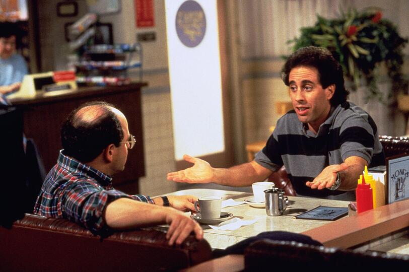 Ein Stand-up-Comedian namens Jerry Seinfeld (Bild, rechts) spielt einen Stand-up-Comedian namens Jerry Seinfeld: Bei "Seinfeld" war der Hauptdarsteller nicht wirklich von seiner Figur zu trennen.