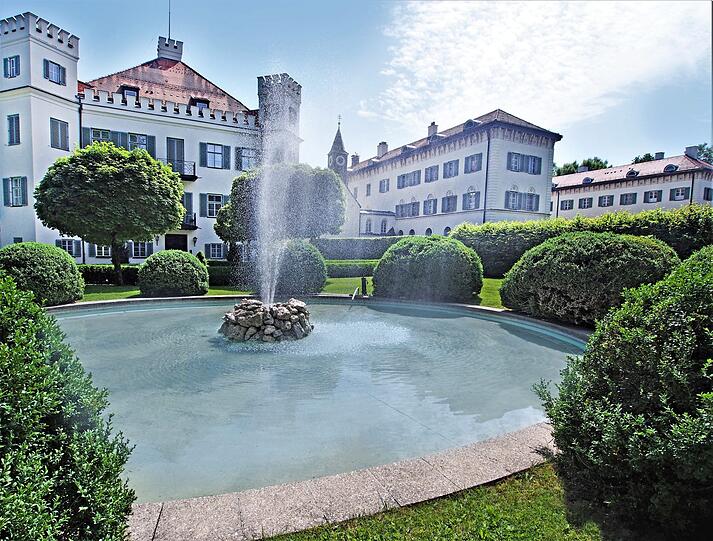 Der Innenhof mit Brunnen.