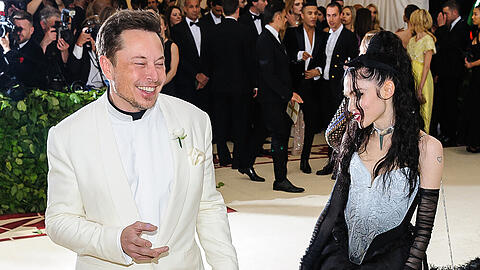 Ein in jeder Hinsicht besonderes Paar: Elon Musk und Sängerin Grimes.