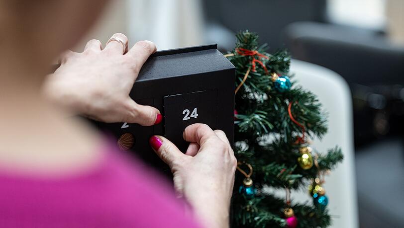 24 Vorweihnachtsgeschenke: Adventskalender als Ersatz für das Geschenk unterm Baum liegen im Trend.