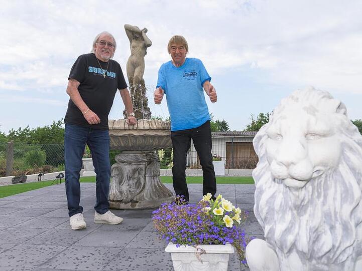 Karl-Heinz Ulrich (l) und sein Bruder Bernd denken daran, etwas kürzerzutreten. Aber noch nicht so bald.