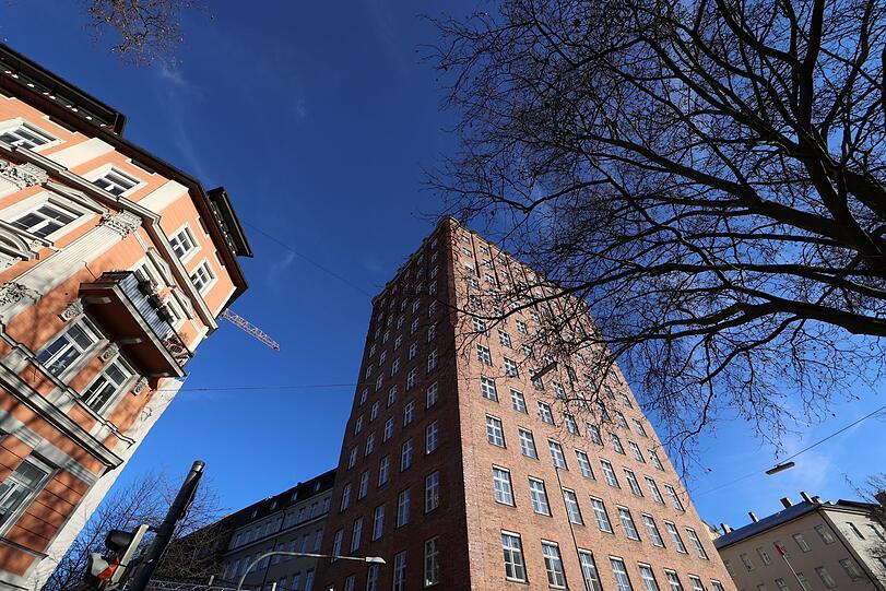 Ein stolzer Bau: das 45,5 Meter hohe Städtische Hochhaus an der Blumenstraße.