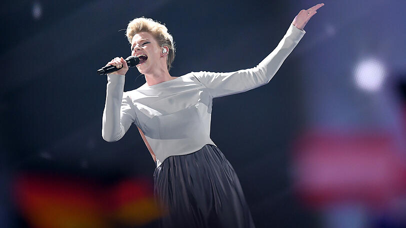 Ihre Stimme sollte beim Auftritt überzeugen, nicht die Bühnenshow: Trotz allem wurde die deutsche Starterin Levina mit insgesamt sechs Punkten nur Vorletzte.