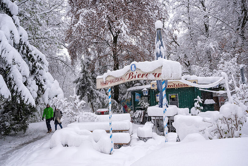 Im Biergarten dürfte es sich jetzt niemand gemütlich machen wollen.