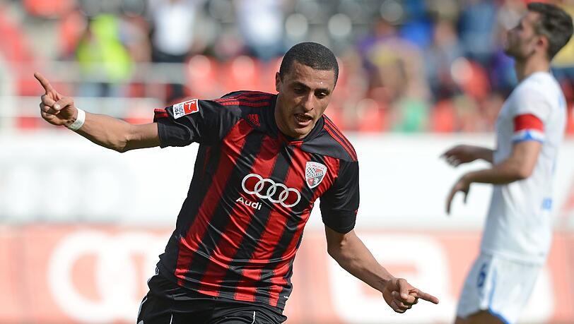 FC Ingolstadt 04 - SC Paderborn 07 am Samstag (17.03.2012) im Audi Sportpark in Ingolstadt (Oberbayern). FC Ingolstadt 04 - SC Paderborn 07 am Samstag (17.03.2012) im Audi Sportpark in Ingolstadt (Oberbayern).