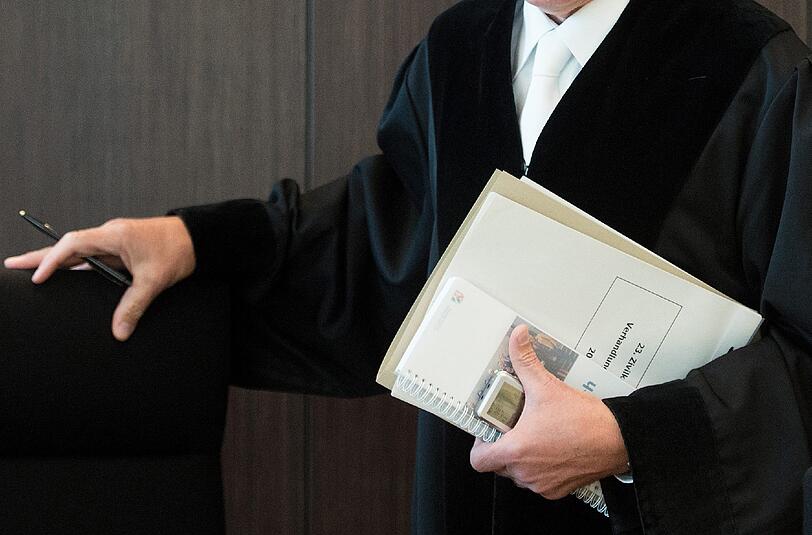 Politiker drängen auf eine rasche Entschädigung von homosexuellen Männern, die nach dem damaligen Paragrafen 175 verurteilt wurden. Foto: Marius Becker