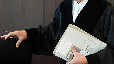 Politiker drängen auf eine rasche Entschädigung von homosexuellen Männern, die nach dem damaligen Paragrafen 175 verurteilt wurden. Foto: Marius Becker