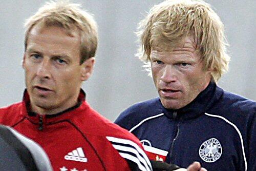 Geht nicht, gibts nicht: Für 75 Minuten wird Jürgen Klinsmann (l.) Trainer von Oliver Kahn sein.