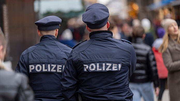 Das Polizeiaufgabengesetz regelt, wann Polizistinnen und Polizisten zur Gefahrenabwehr eingreifen dürfen.