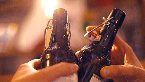 Prosit! Das Konsumverhalten bei Bier hat sich bei jungen Menschen verändert.