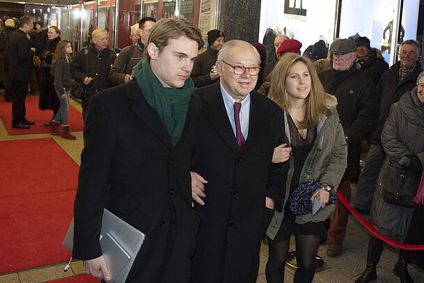 Maria Furtwänglers Ex-Partner Hubert Burda (Mitte) und ihre gemeinsamen Kinder Jacob und Elisabeth im Jahr 2013. Maria Furtwänglers Ex-Partner Hubert Burda (Mitte) und ihre gemeinsamen Kinder Jacob und Elisabeth im Jahr 2013.