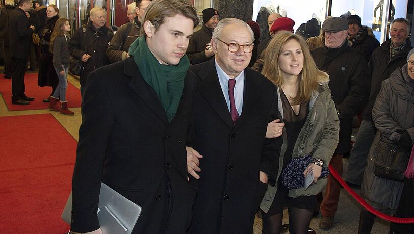 Maria Furtwänglers Ex-Partner Hubert Burda (Mitte) und ihre gemeinsamen Kinder Jacob und Elisabeth im Jahr 2013. Maria Furtwänglers Ex-Partner Hubert Burda (Mitte) und ihre gemeinsamen Kinder Jacob und Elisabeth im Jahr 2013.
