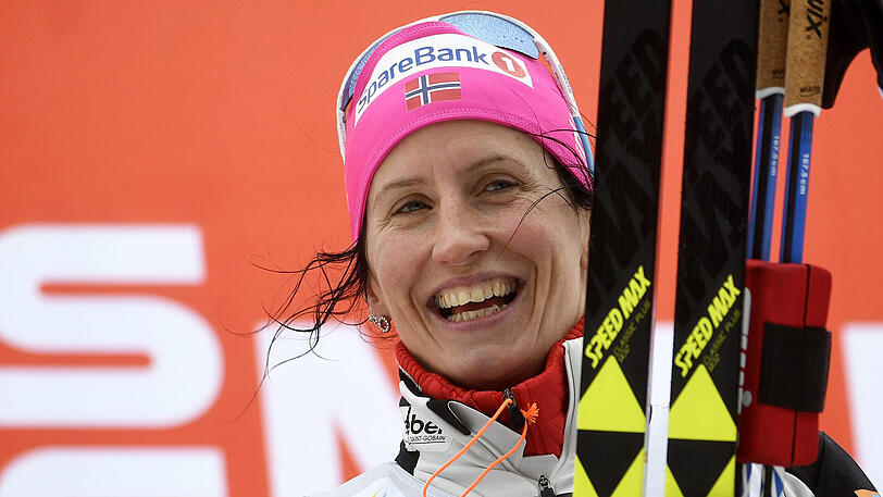 Sie zu schlagen, ist verdammt schwer, doch Charlotte Kalla weiß, wie es geht: 2010 wurde die Schwedin Olympiasiegerin, 2015 Weltmeisterin über 10 km im freien Stil, beides wurden schmerzhafte Niederlagen für Björgen. In Lahti wird der Zehner klassisch gelaufen - ein Vorteil für Björgen im Duell der Königinnen.