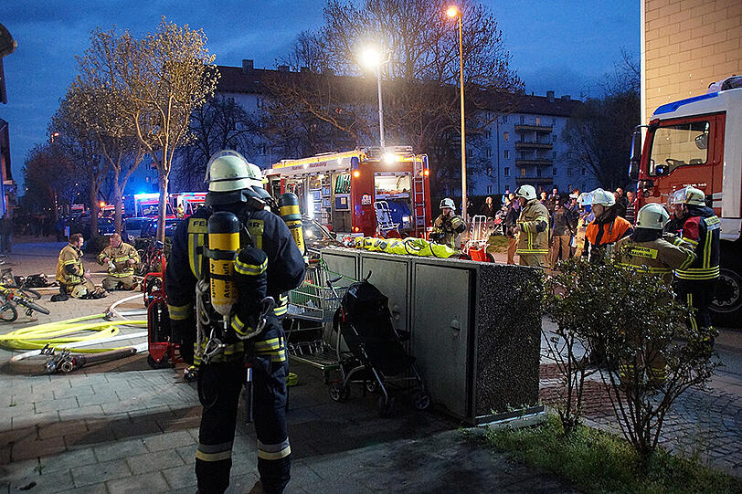 Die Bilder vom dramatischen Feuerwehreinsatz in Neutraubling.