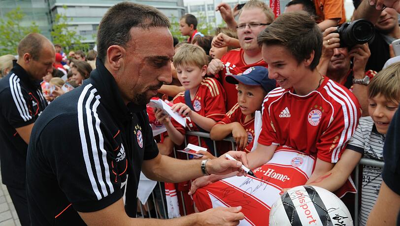 Franck Ribéry stellt sich auf Lille ein: „Ich denke, dass wir auf harten Widerstand treffen werden. " Franck Ribéry stellt sich auf Lille ein: „Ich denke, dass wir auf harten Widerstand treffen werden. "