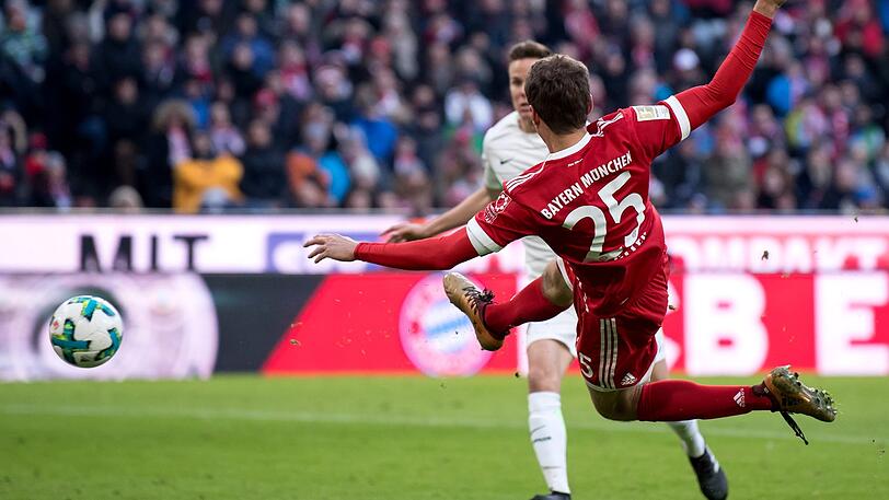 Thomas Müller: Note 1. Der Kapitän erst mit seinem dritten und vierten Saisontreffer, aber was für welche! Stark gestoppt und dann konsequent verwandelt beim 1:0. Legte das 4:2 nach. Seine Liga-Treffer 99 und 100 insgesamt, im 272. Spiel. Bonus-Leistung: Seine Flanke zu Lewandowskis 3:2.