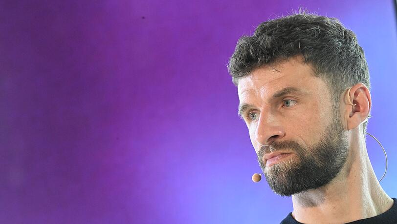 Thomas Müller verteidigt seinen Auftritt als TV-Experte mit Jürgen Klopp. (Archiv) Thomas Müller verteidigt seinen Auftritt als TV-Experte mit Jürgen Klopp. (Archiv)