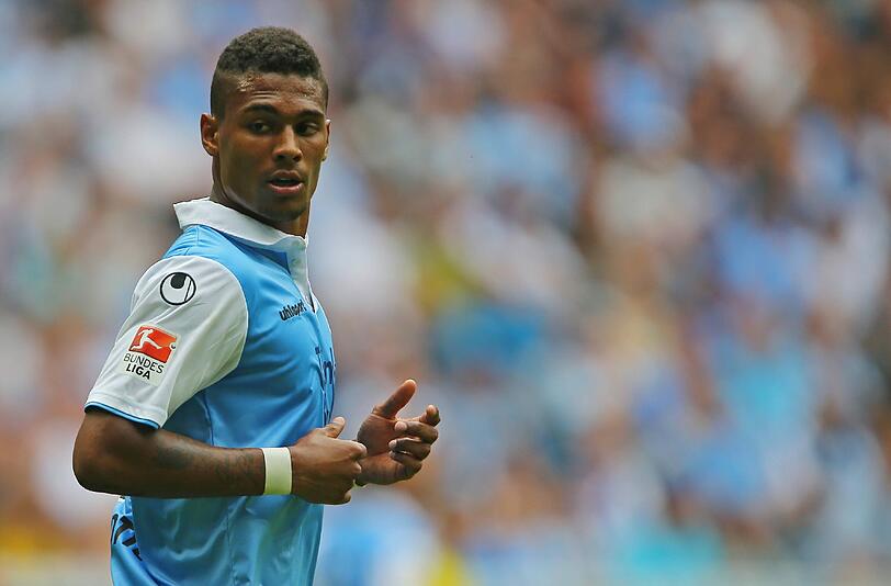 RUBIN OKOTIE: Note 3. Schoß wieder zwei Tore, doch wurde zwei Mal vom Assistenten zurück gepfiffen. Okotie wollte viel, bekam aber wenig Zuspiele und regte sich in der ersten Halbzeit furchtbar über Leonardo auf.