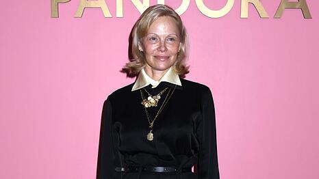 Pamela Anderson will sich wieder auf ihre finnischen Wurzeln bestimmen.