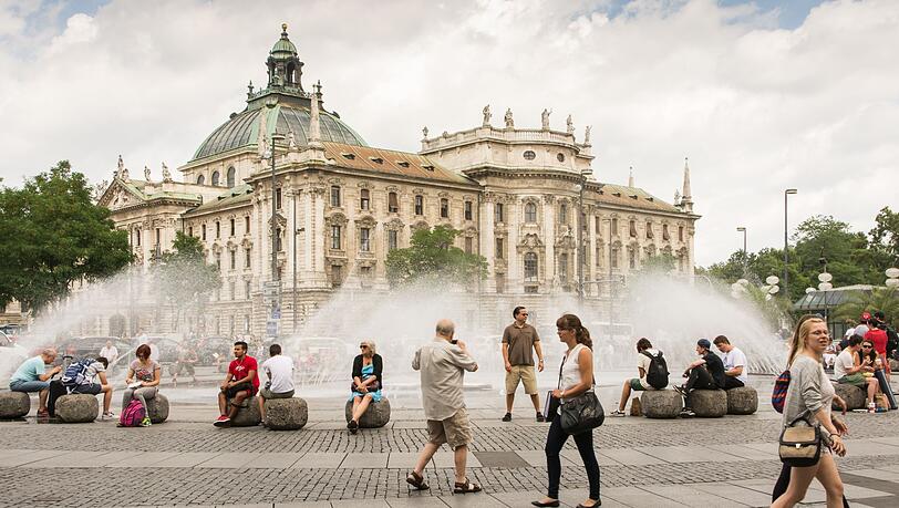 Der Wasserbrunnen am M&uuml;nchner Stachus: Die Stadt schr&auml;nkt den Trinkwasserverbrauch drastisch ein.