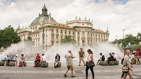Der Wasserbrunnen am M&uuml;nchner Stachus: Die Stadt schr&auml;nkt den Trinkwasserverbrauch drastisch ein.