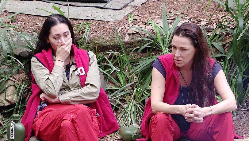 Samira Yavuz kommen bei den Erz&auml;hlungen von Simone Ballack &uuml;ber deren Verlust die Tr&auml;nen.