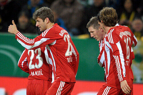 Ganz locker ziehen die Bayern ins Halbfinale ein.