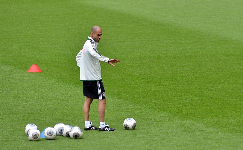 Das erste Training unter Pep! Wir zeigen die besten Bilder vom Trainingsauftakt der Bayern!