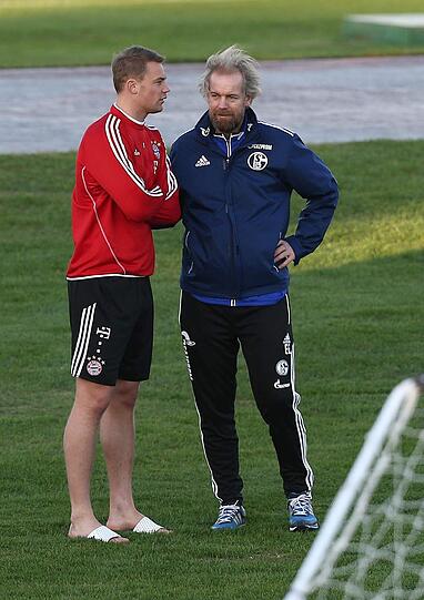 Die Bilder vom Besuch der Bayern auf dem Schalke-Trainingsgelände.