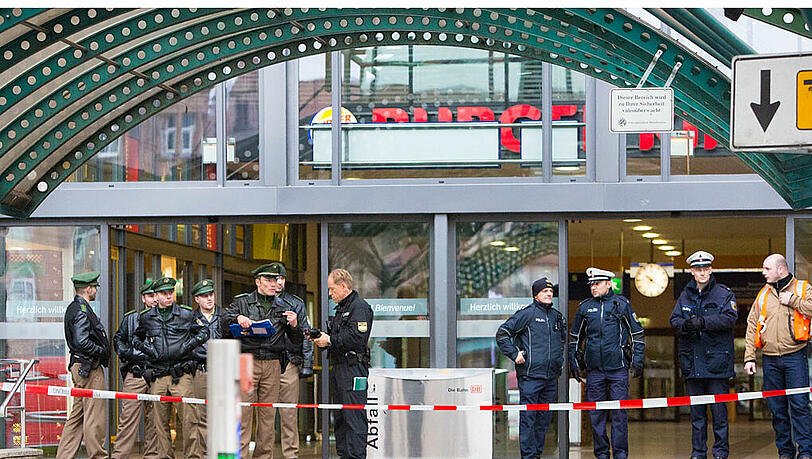 Polizeieinsatz am Nürnberger Hauptbahnhof (Archivbild) Polizeieinsatz am Nürnberger Hauptbahnhof (Archivbild)