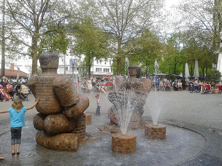 Sommerfreuden am Rotkreuzplatz.