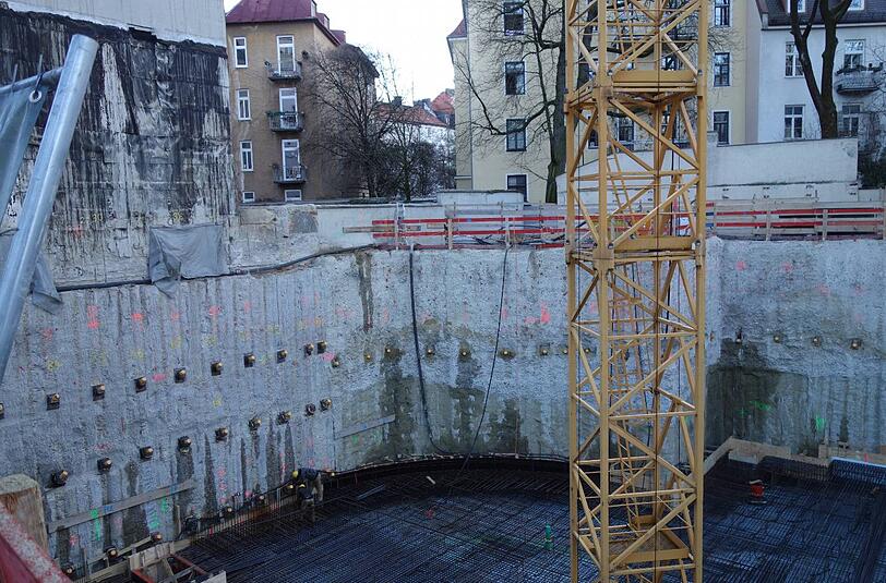 Ende 2015 werden die Menschen in ihre Luxuswohnungen ziehen können, noch ist Park Avenue ein Krater.