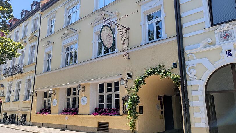 Der Werneckhof von außen. Der Werneckhof von außen.