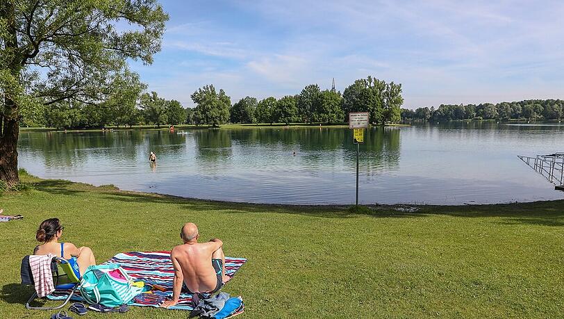 Der Feringasee bietet viele Liegewiesen, da muss man gar nicht ins Wasser, wenn man nicht mag. Der Feringasee bietet viele Liegewiesen, da muss man gar nicht ins Wasser, wenn man nicht mag.