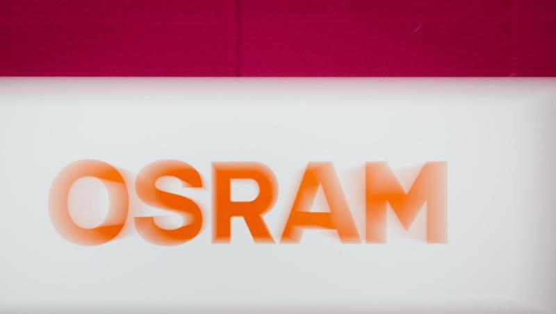 Das Osram-Logo steht auf weißem Hintergrund, der von zwei roten Streifen umrahmt wird. Foto: Matthias Balk/dpa/Archivbild Das Osram-Logo steht auf weißem Hintergrund, der von zwei roten Streifen umrahmt wird. Foto: Matthias Balk/dpa/Archivbild