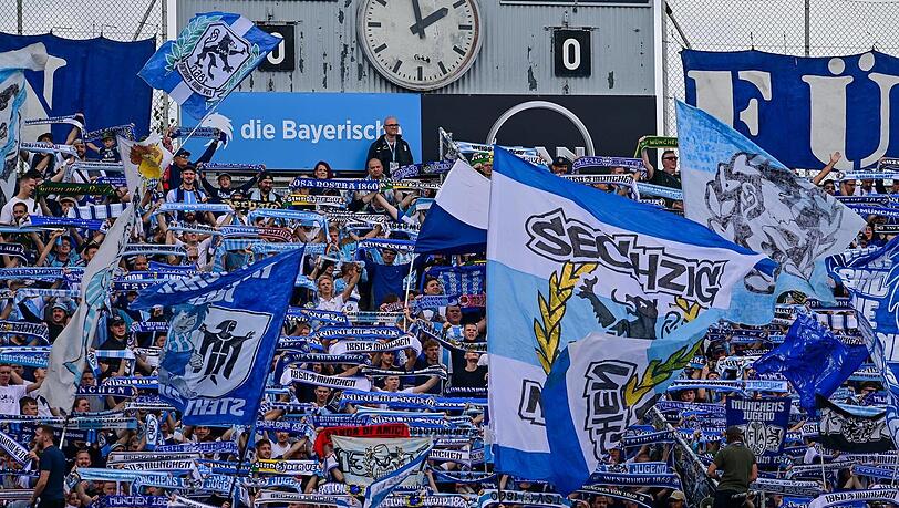 Die aktive Fanszene ruft zum R&uuml;ckruf der Dauerkarten auf. (Symbolbild)