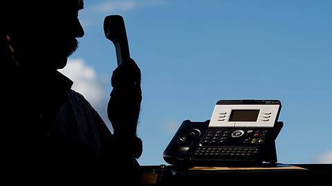 In einer neuen Variante des Telefonbetrugs geben sich die Anrufer als Kundenberater der Stadtwerke München aus. (Symbolbild)
