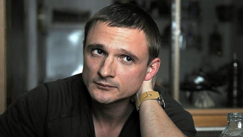 Nur Martin Kupfer (Florian Lukas) kommt als Nieren-Spender für Falks Sohn Roman in Frage Nur Martin Kupfer (Florian Lukas) kommt als Nieren-Spender für Falks Sohn Roman in Frage