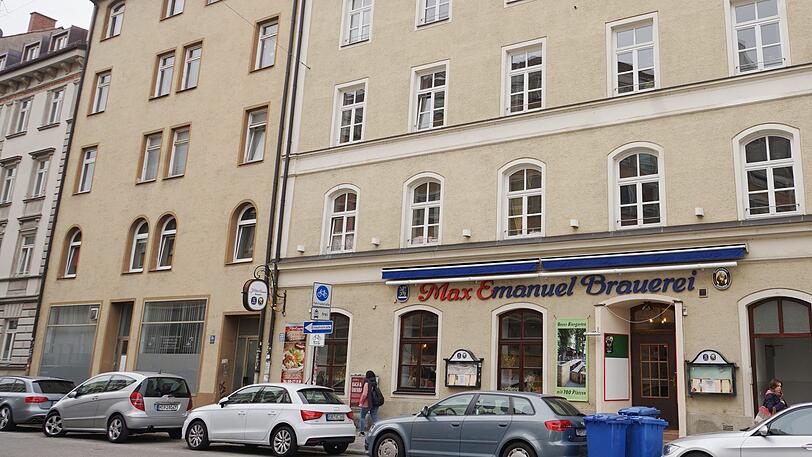 Wird das Haus mit dem Atelierfenster in der Adalbertstraße 31a womöglich bald luxussaniert?