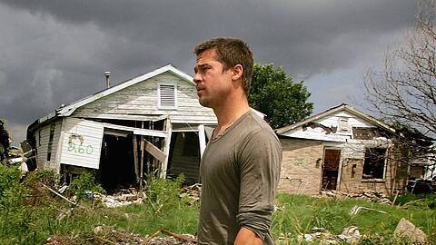 Brad Pitt besuchte im Jahr 2006 die von Hurrikan "Katrina" zerstörten Gebiete in New Orleans.