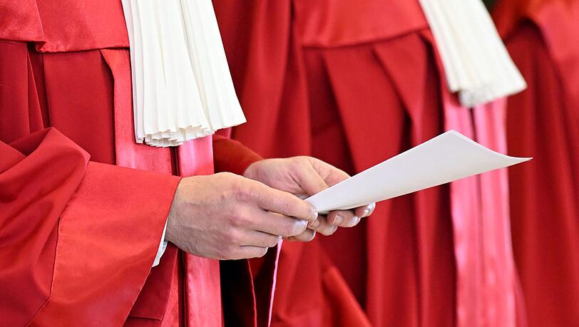 Die roten Roben der Verfassungsrichter würden alle drei Kandidaten gern bald tragen.