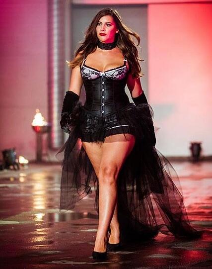 Céline ist Deutschlands erstes Curvy Model.