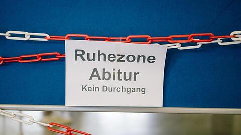 Die Abiturprüfungen sollen in diesem Jahr trotz Corona stattfinden.